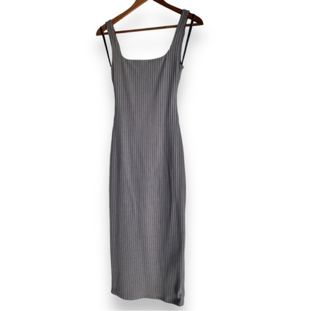 H:OURS Woman’s midi knit grey front cut-out detail rib jersey fabric dress.